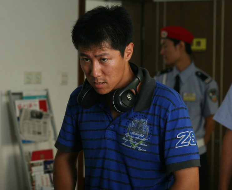  p data-id="gncq4442z5">李少飞,男,宁夏人,中国内地演员,导演,曾