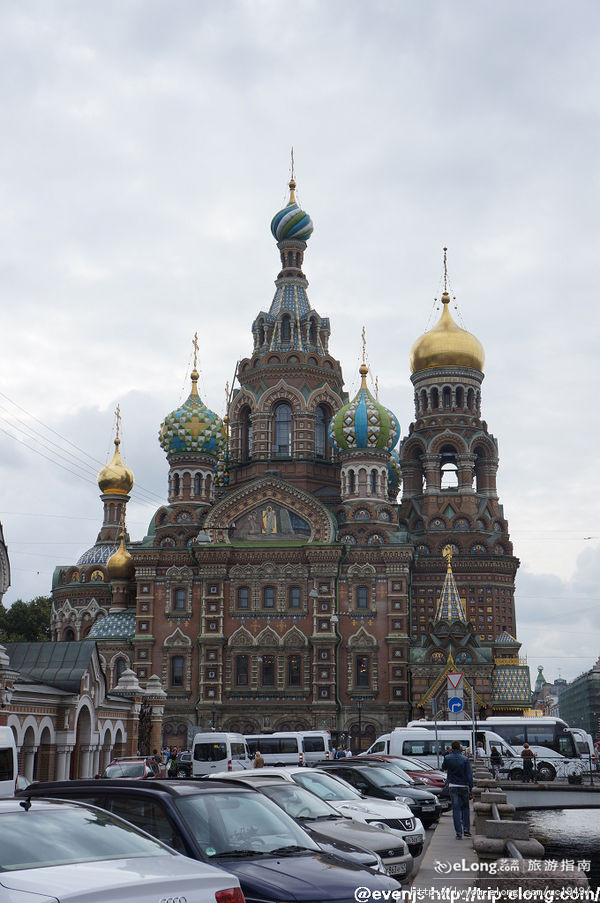 Санкт-Петербург;英语:saint petersburg),位于俄罗斯