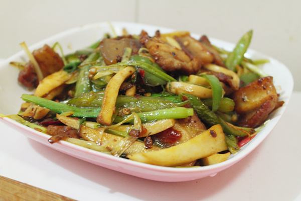 杏鲍菇炒回锅肉