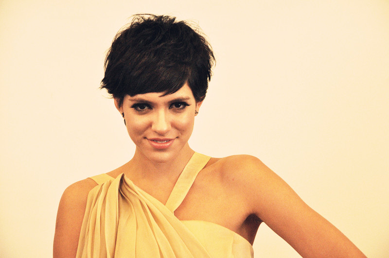  p>高源泽,男,国家高级美发造型师,被业界誉为"中国造型大师".