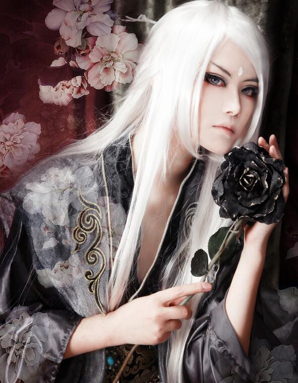  p>kenn王爷是coser之一,昵称:rabid(笔名)kenn王爷,啃啃,啃爷等,1988