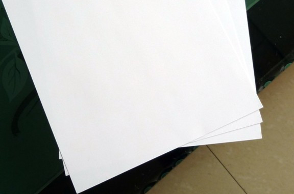  p>哑粉纸,正式名称是无光铜版纸, 是纸中的一种.