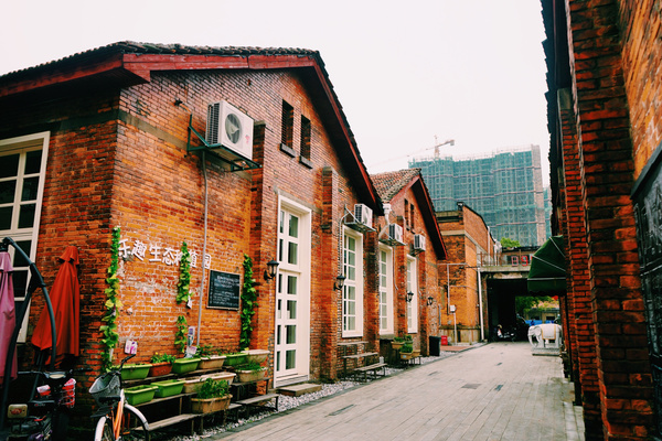  p>699文化创意园,位于江西省南昌市 a target="_blank" href="/item