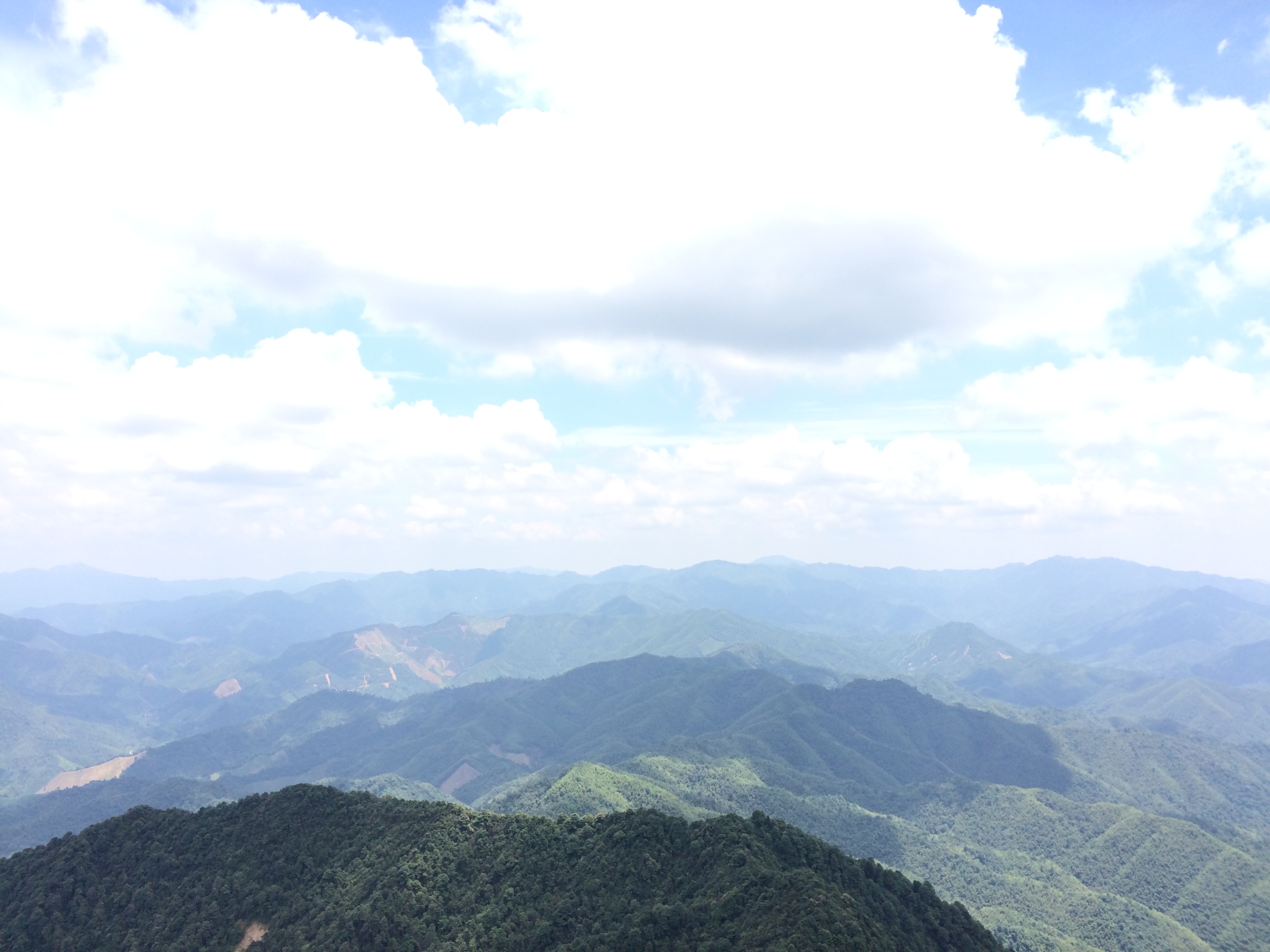 ">紫瑶山,位于江西省 a target="_blank" href="/item/泰和县/83931"