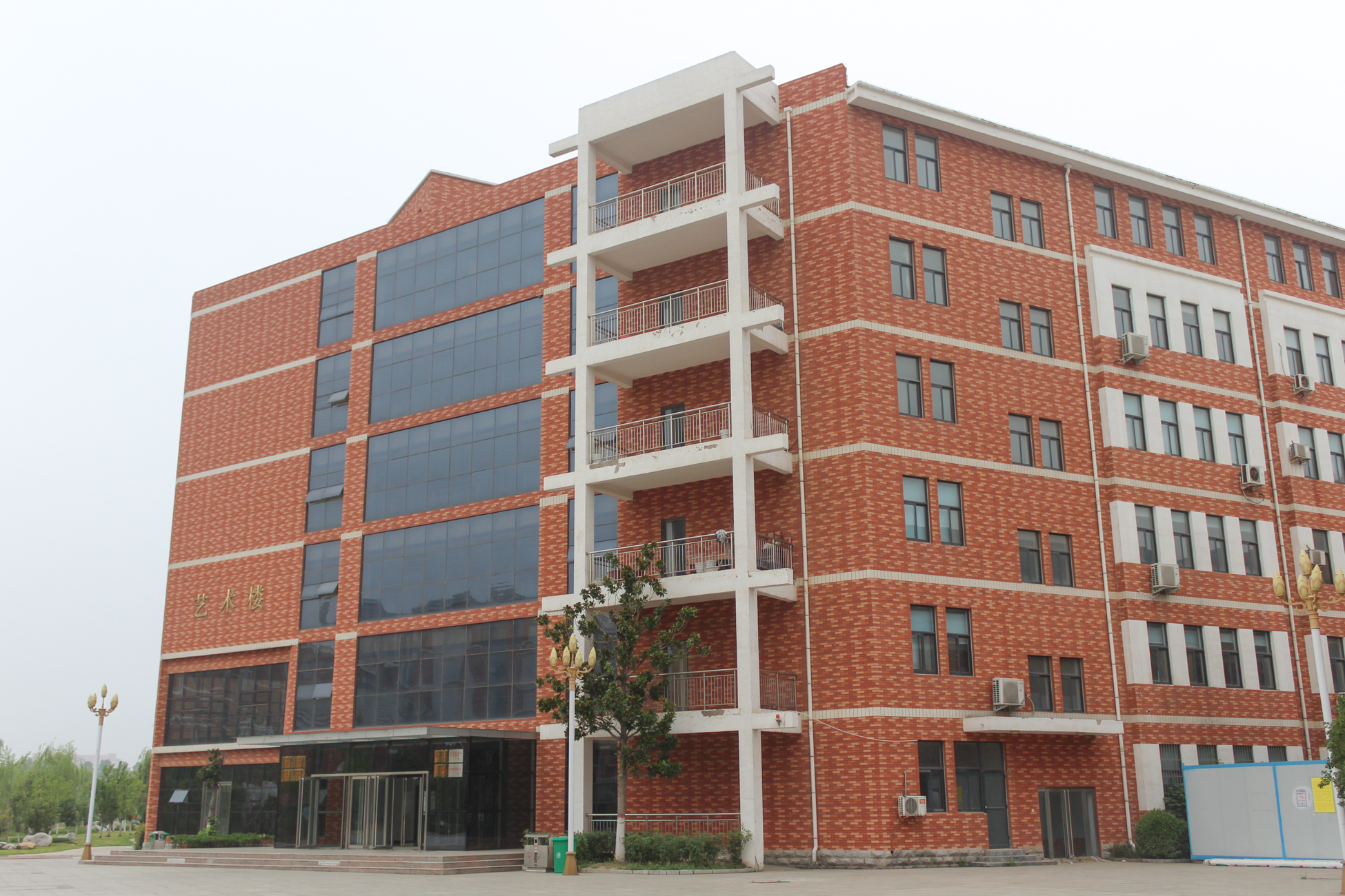  p>开封文化艺术职业学院位于河南省开封市,是一所经 a target="