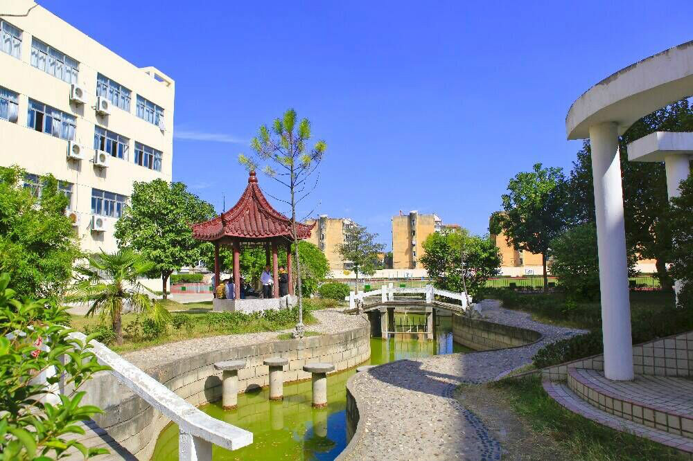 江苏省海门市东洲中学