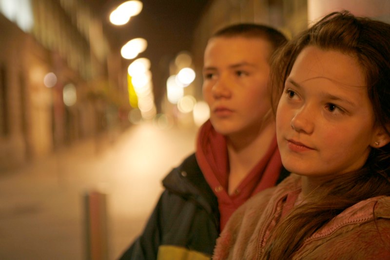 《吻》是由兰斯·戴利执导,肖恩·库瑞,凯莉·奥涅尔主演的剧情片