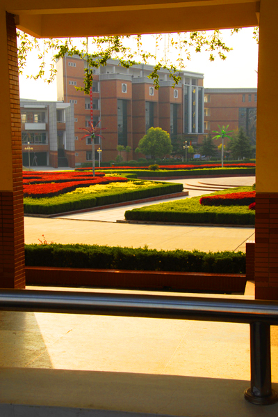  p data-id="gnher0jxri">安陆一中始建于1942年,是 a target="_blank