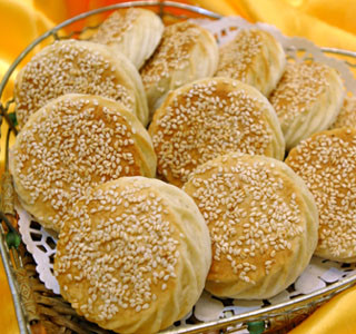  p data-id="gnb7ccheop">曹县烧饼历史悠久,是山东菏泽的老少皆宜的