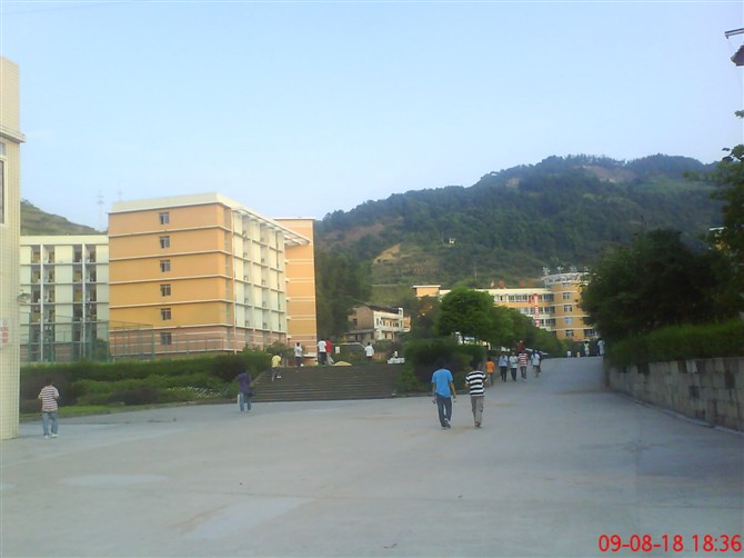 重庆市梁平县红旗中学