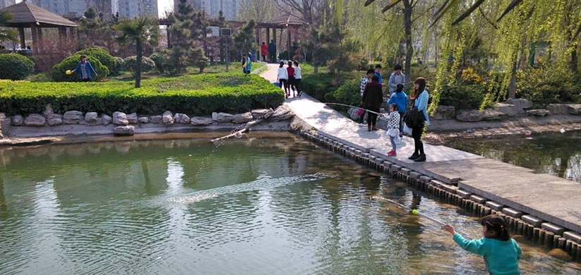 济宁市 /a>区内规模仅次于人民公园的公共休闲场所,也是当地市民游玩