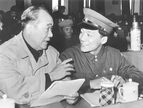 12年前，相声大师侯宝林之子，郭德纲的引路人侯耀文去世_百科TA说