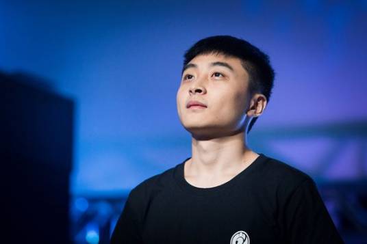 周航（中国电竞运动员）_百度百科