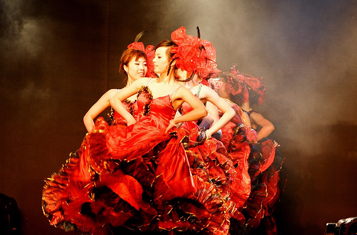  p data-id="gnwnfjtn2w">法国著名的康康舞从问世到如今已经是有150