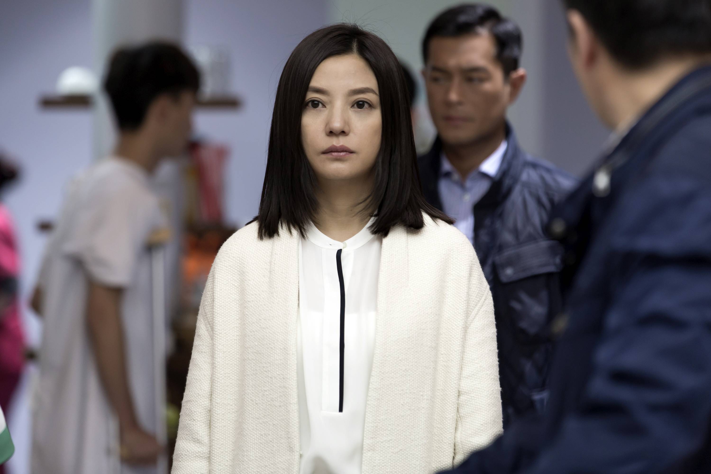  p data-id="gntk21hgxz">《三人行》是由寰亚电影制作有限公司出品的