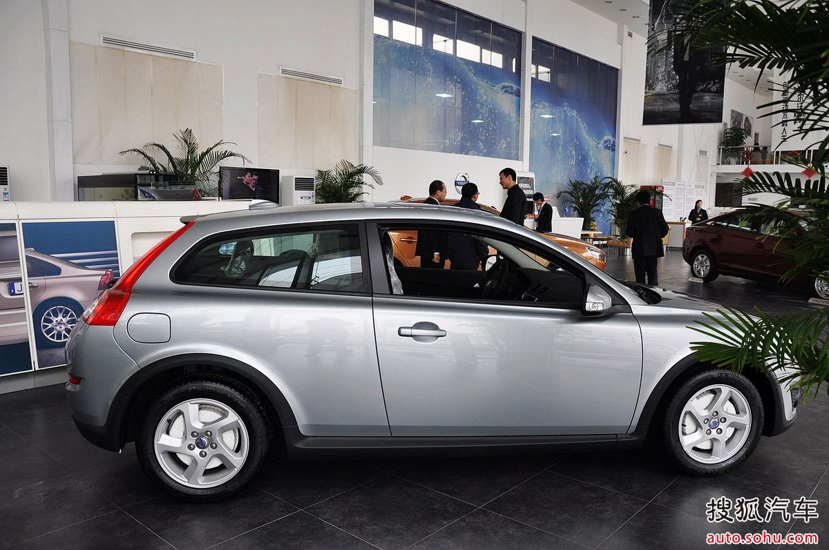 身为沃尔沃旗下全新的入门车款,c30借由着掀背设定与全新家族风格设计