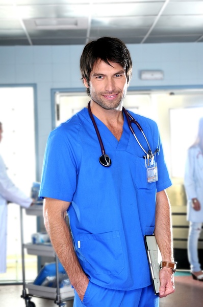  p>《医务中心》是2000年播出的西班牙剧情电视剧,由francisco javier