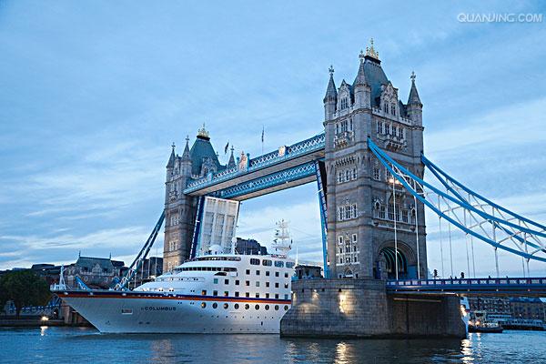 tower bridge