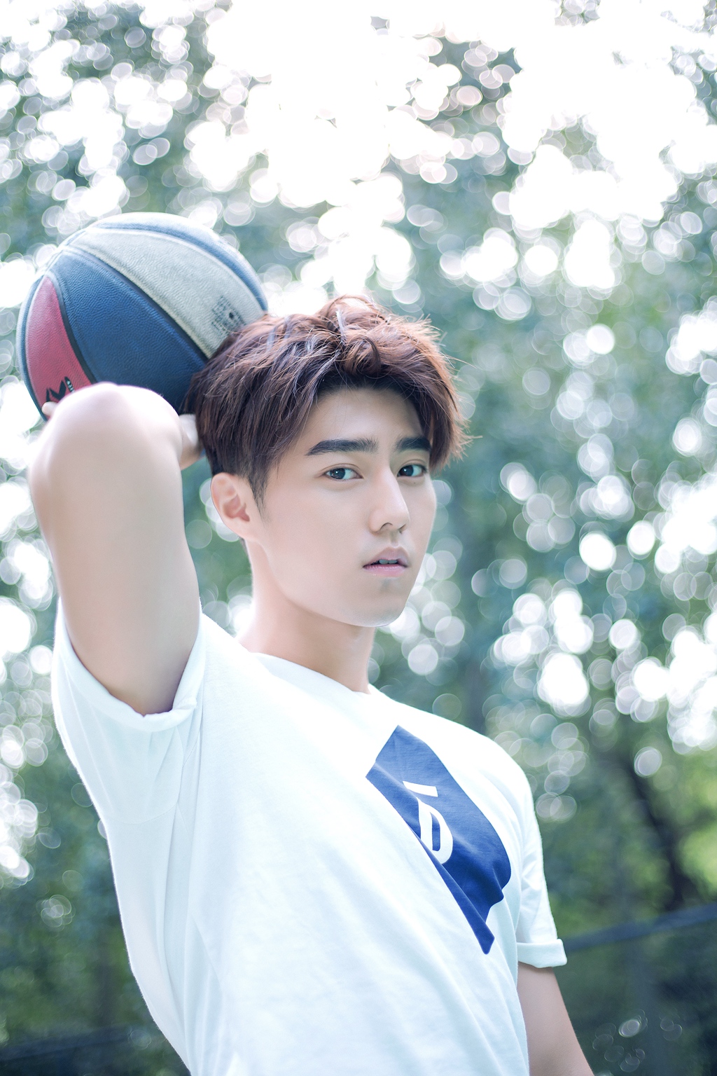 "gncq67zlsc">赵东泽,1995年1月12日出生于北京市,中国内地影视男演员