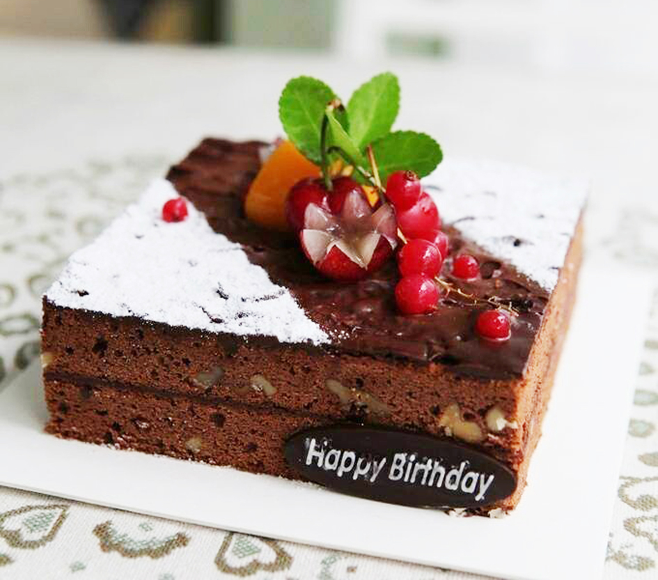 data-lemmaid="34638">布朗尼 /a>(chocolate brownie)是质地介于蛋糕