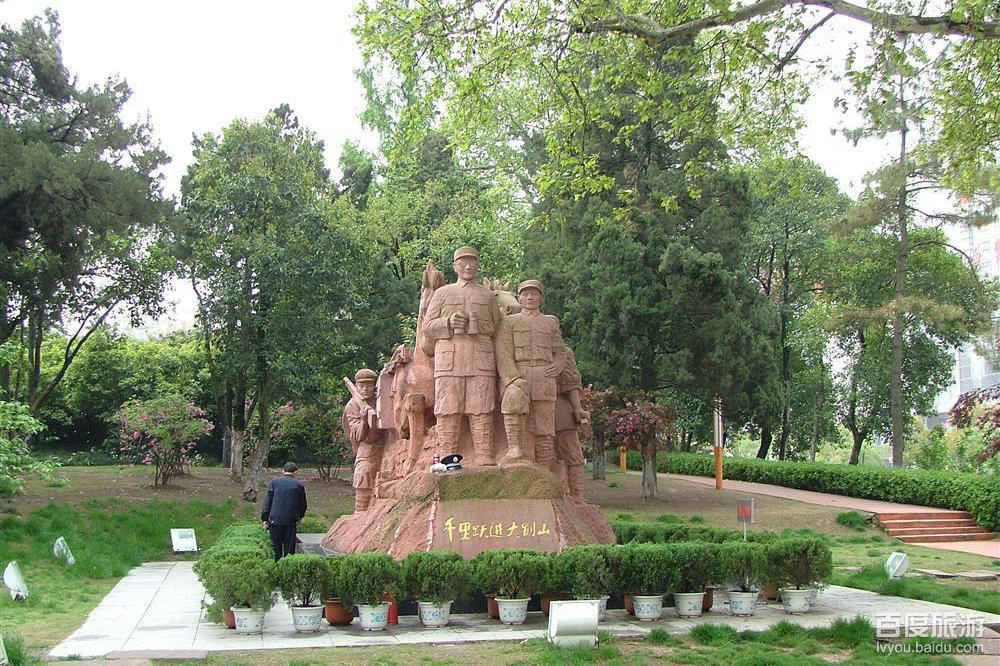  p>皖西烈士陵园位于 a target="_blank" href="/item/六安市">六安市