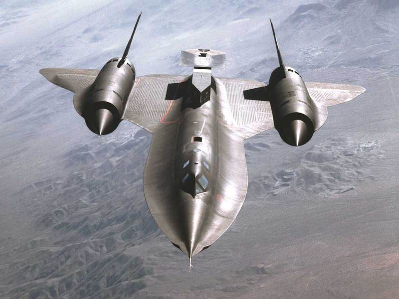  p>sr-71侦察机(英文:sr-71,绰号:blackbird,译文:黑鸟),是美国空军一