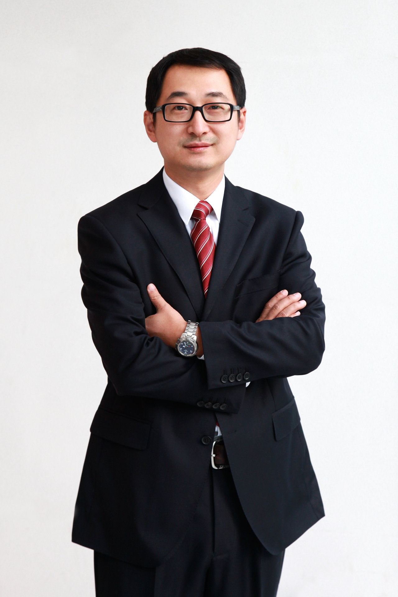  p data-id="gnbhl7j81m">杨鹏,新东方教育科技集团高级副总裁,新东方