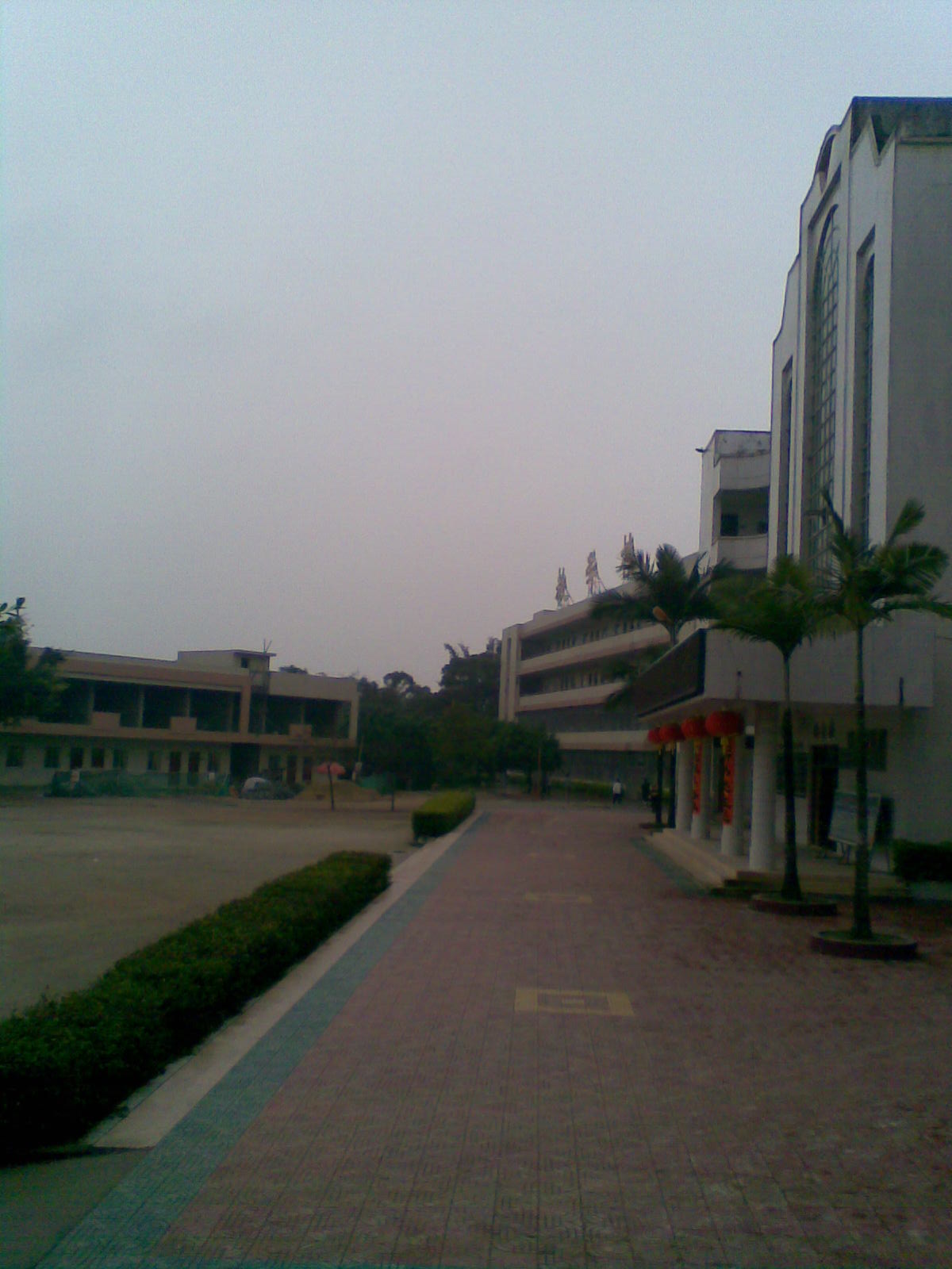 陆丰市东海龙潭中学