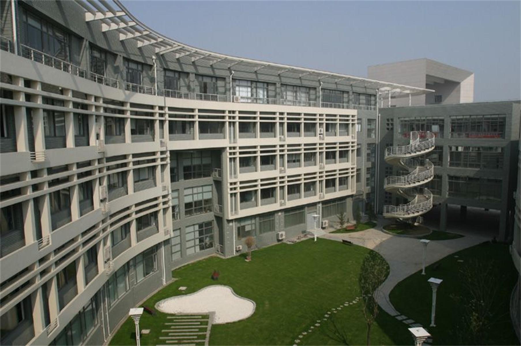  p>同济大学(tongji university)简称"同济",是 a target="_blank"