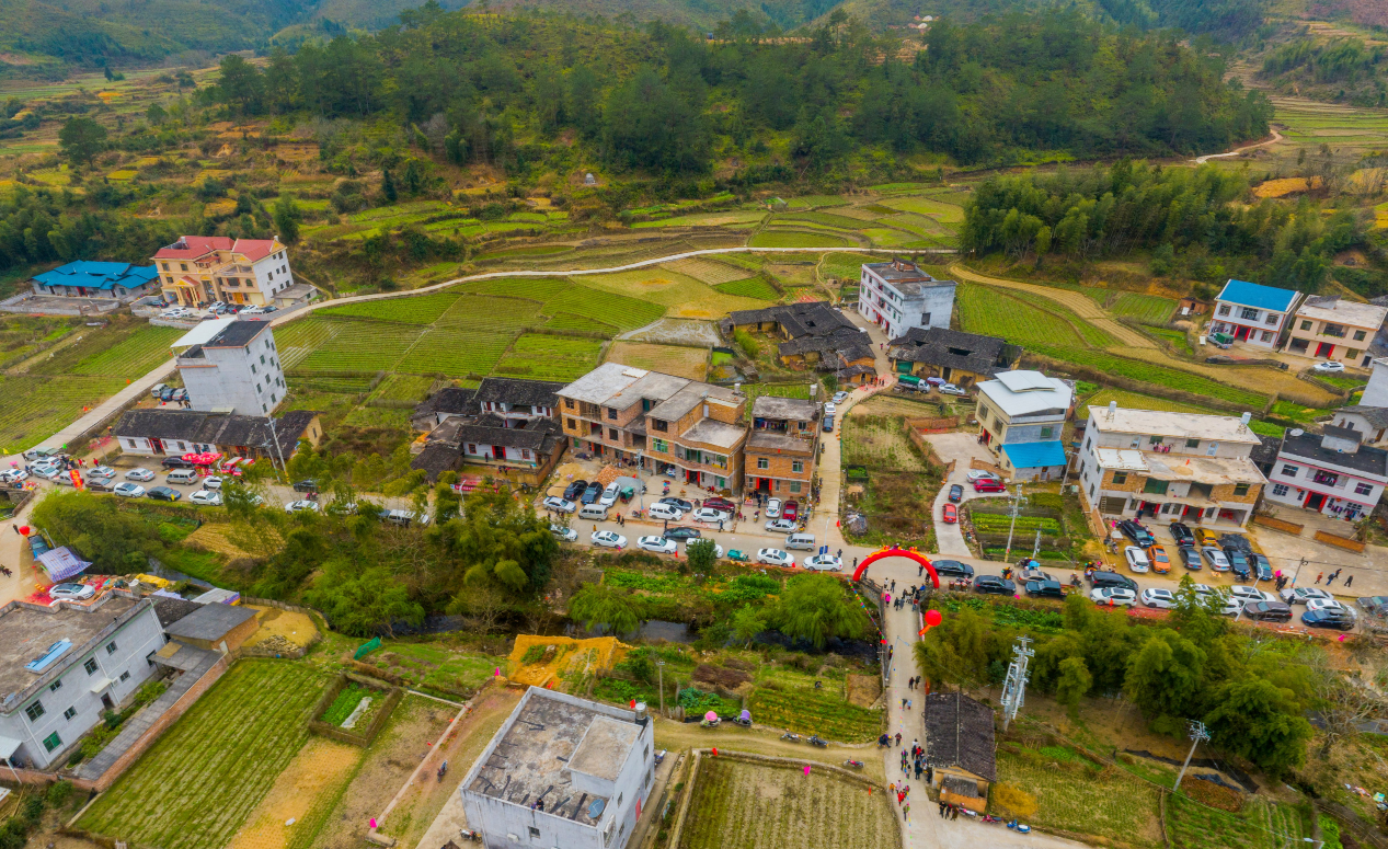  p data-id="gnaxwtq1h7">童坊镇,隶属于福建省龙岩市长汀县,地处 a