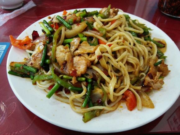 回锅肉盖浇蝴蝶面