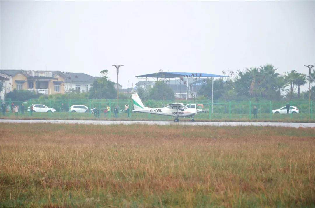  p>重庆梁平机场(chongqing liangping airport, a target="_blank"