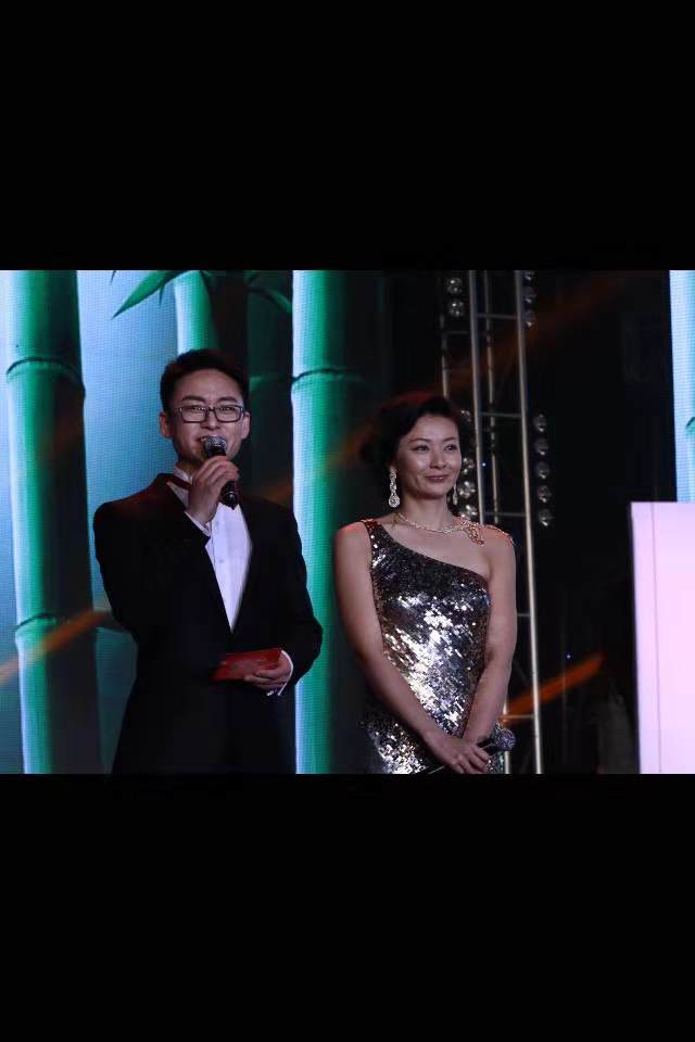  p>曾宪,主持人,代表作品cctv-2《完美婚礼第二季》 主持 /p>