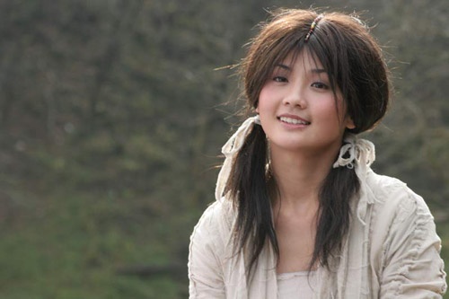 ">岳美艳是电影《 a target="_blank" href="/item/情癫大圣/1268575"
