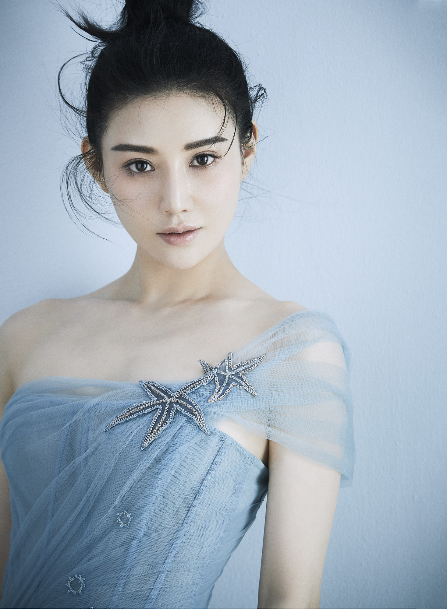  p>侯梦瑶,出生于辽宁省沈阳市,中国内地影视女演员,毕业于北京舞蹈