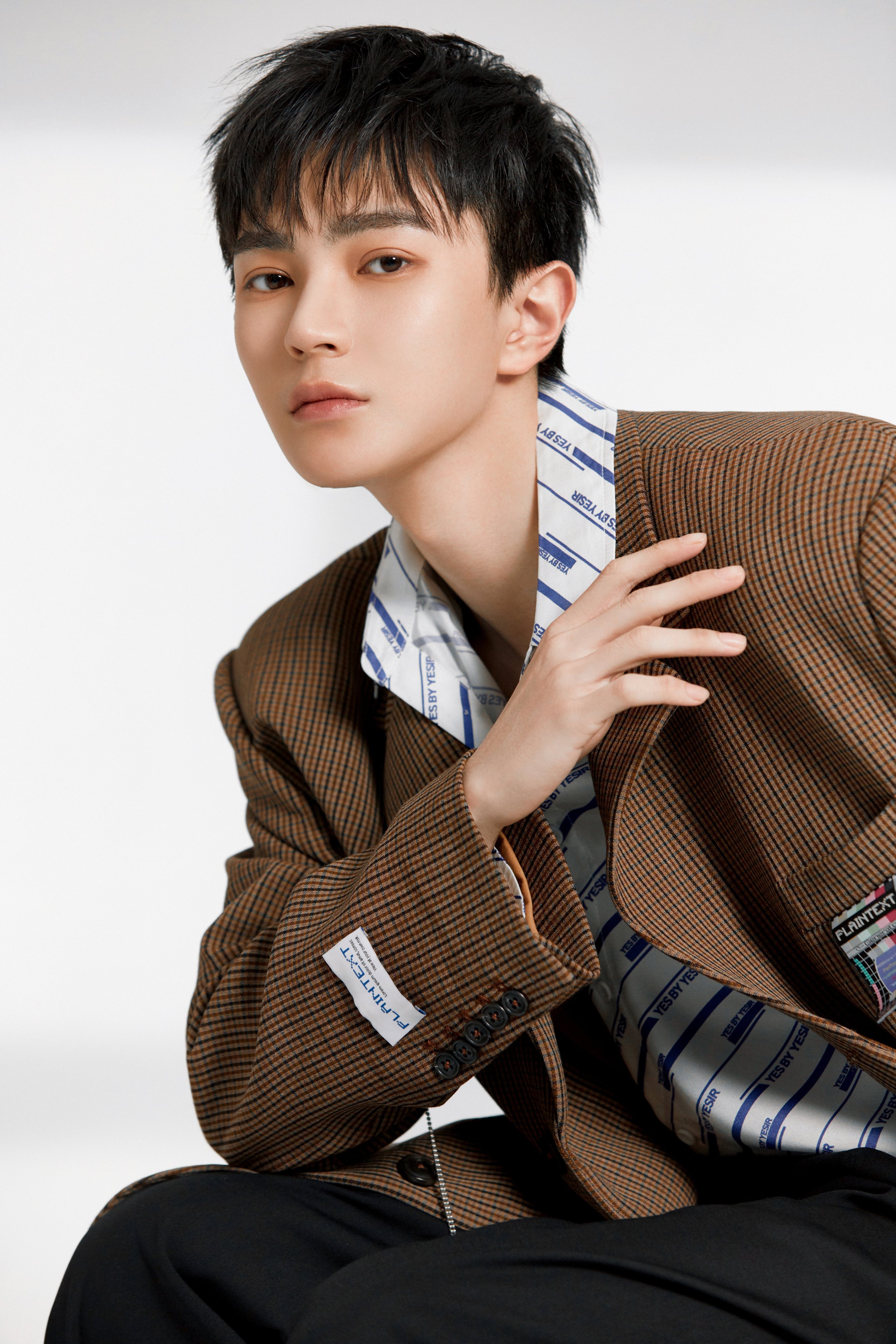  p data-id="gnx3mw30ud">王术一,原名王哲宇