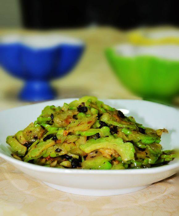 豆豉香鱼炒苦瓜