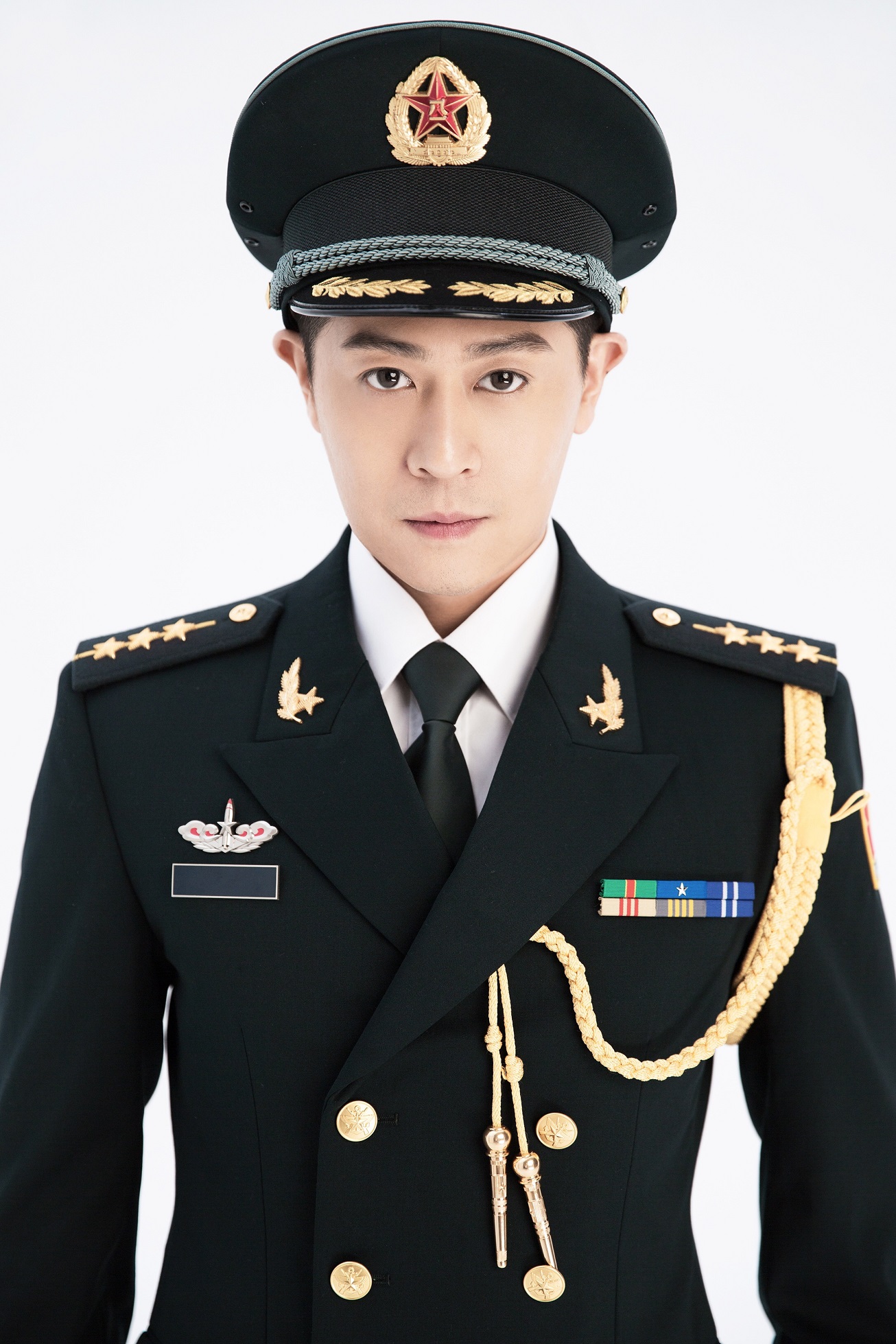  p>张朋,1986年6月27日出生于河北石家庄,中国大陆男演员,主持人,毕业