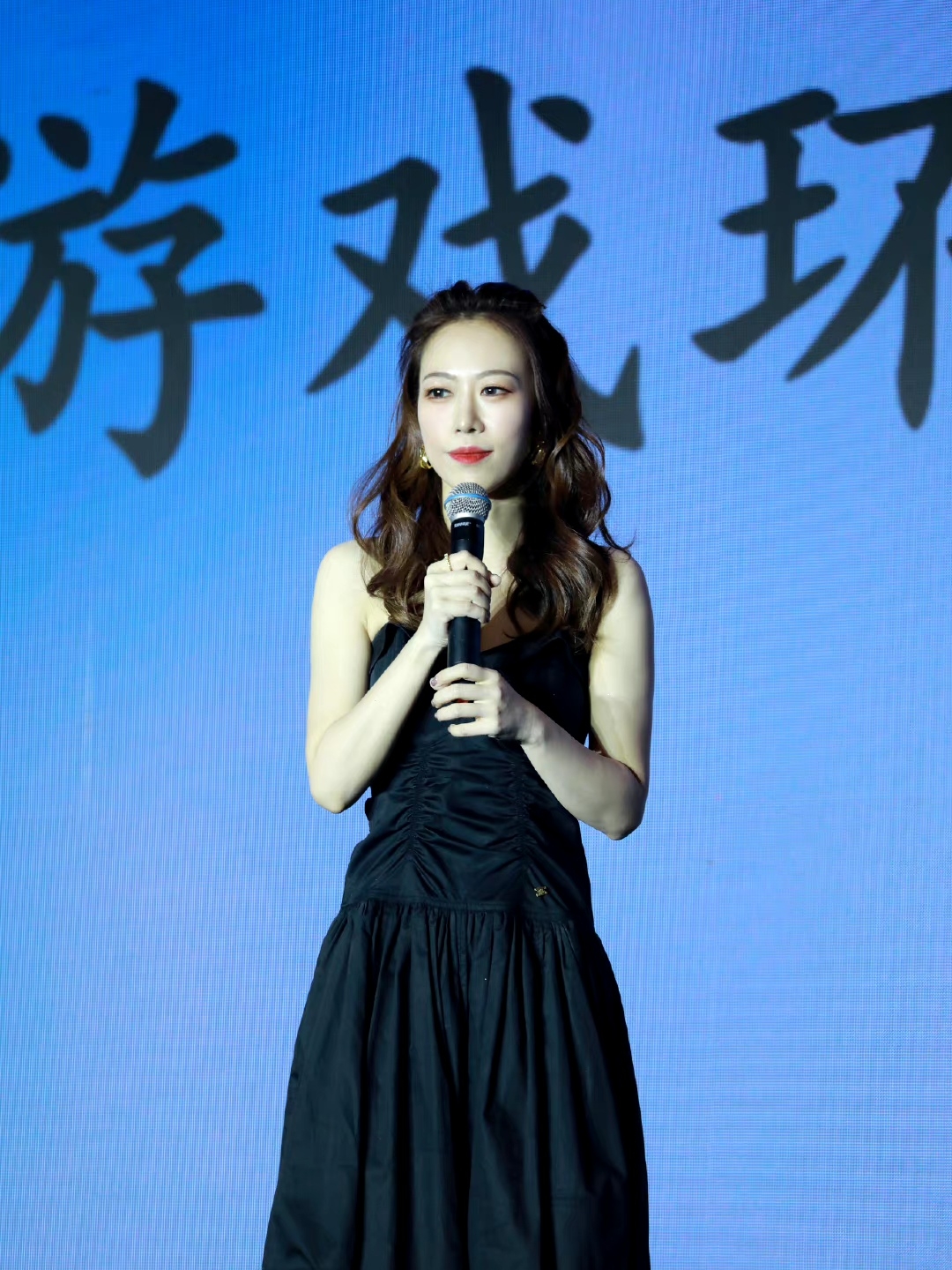 浮梦若薇