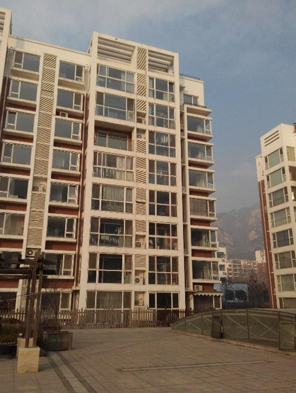  p>山水名园领海阁位于青岛市崂山石老人,由青岛源泰置业有限公司建成