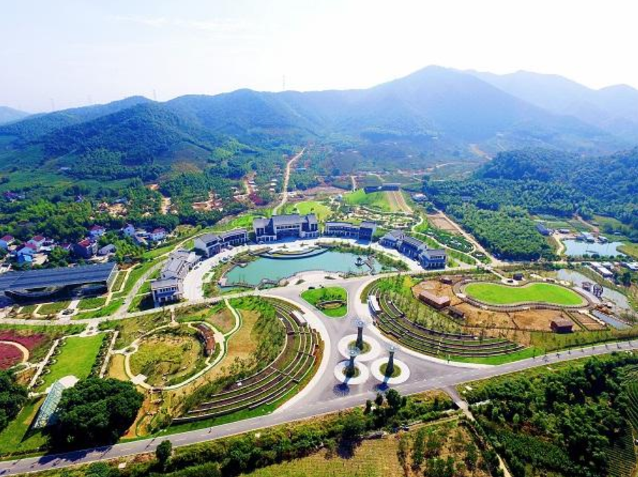  p>妙西镇,隶属于浙江省湖州市吴兴区,介于东经119°55 58"~120°02