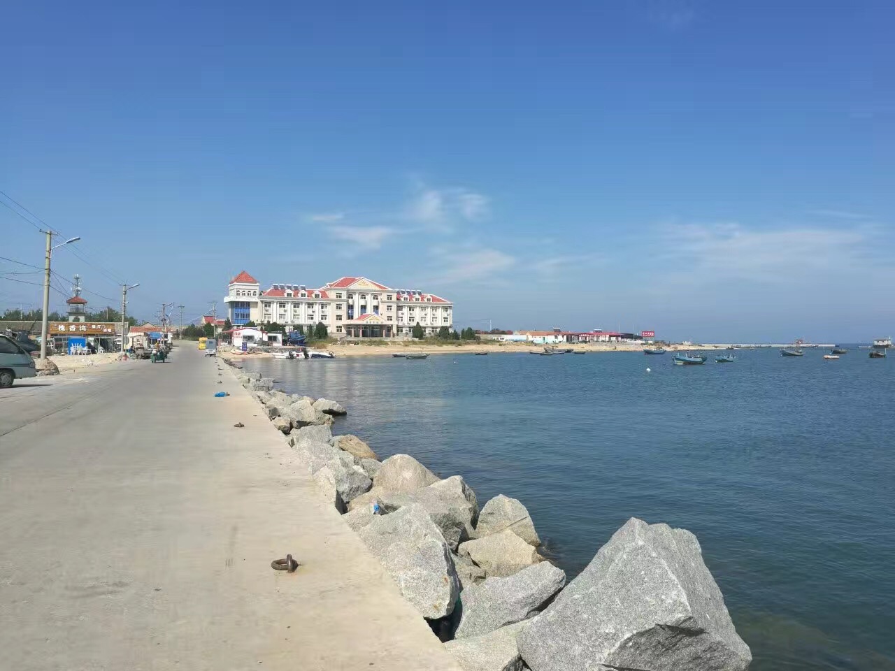  p data-id="gnwsdilwg2">桑岛,位于烟台龙口市的一个小渔村,是一个原