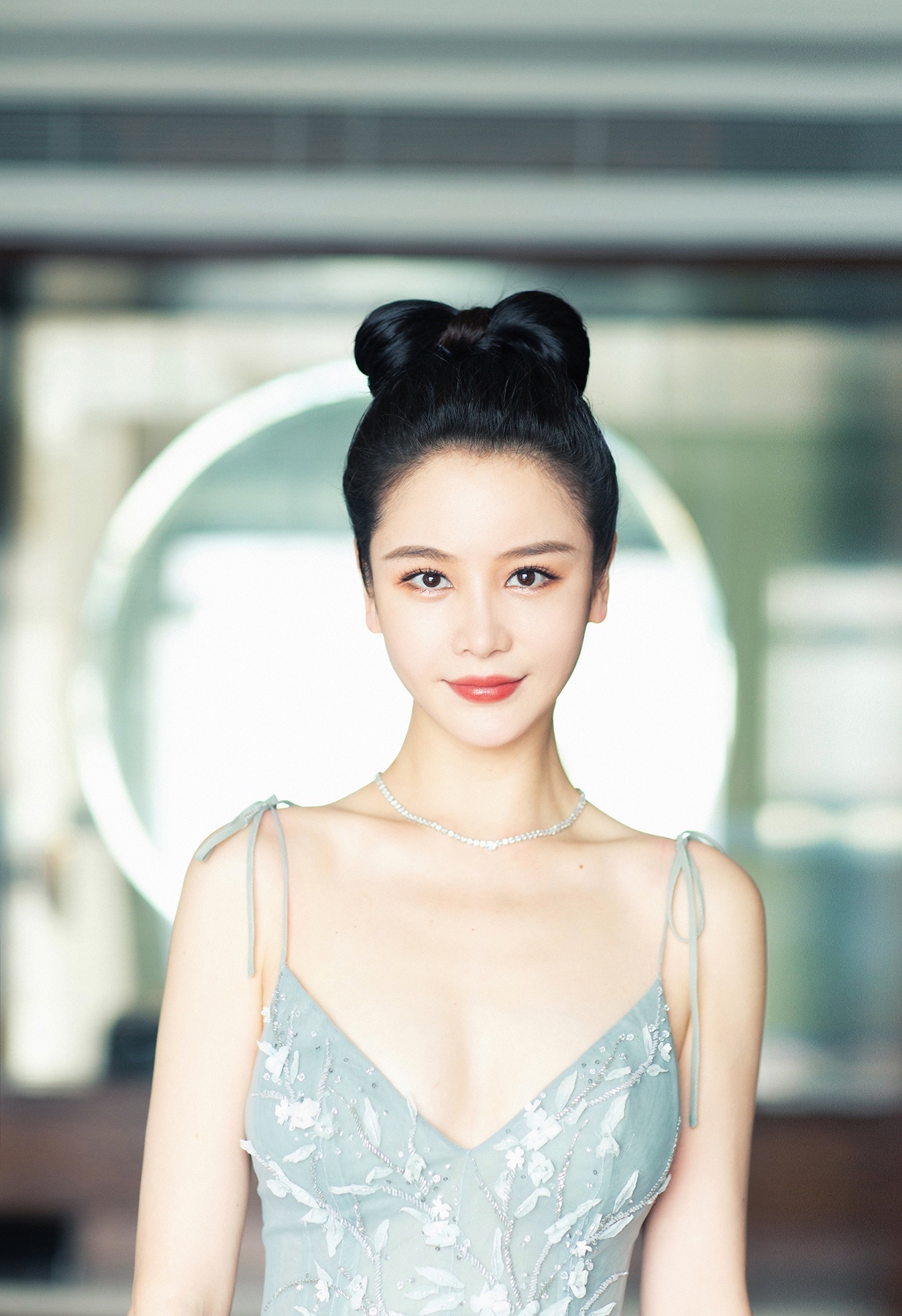 ">邱意浓,原名邱璐璠,出生于江西省九江市都昌县,中国内地影视女演员