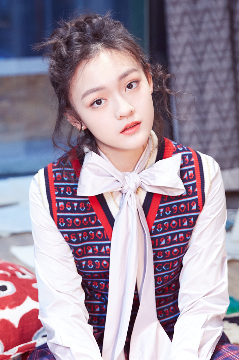 p>文淇( i>原名陈文淇 /i>),2003年8月10日出生于台湾,中国台湾女演员