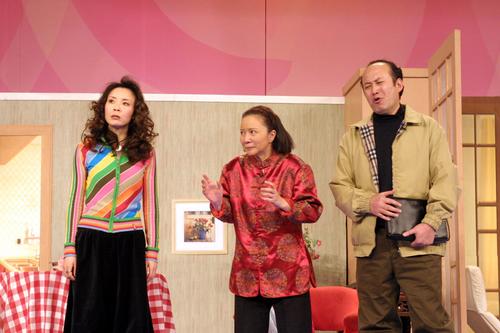  p>蔡明,1961年10月21日出生于北京市,中国内地影视女演员,小品演员, 