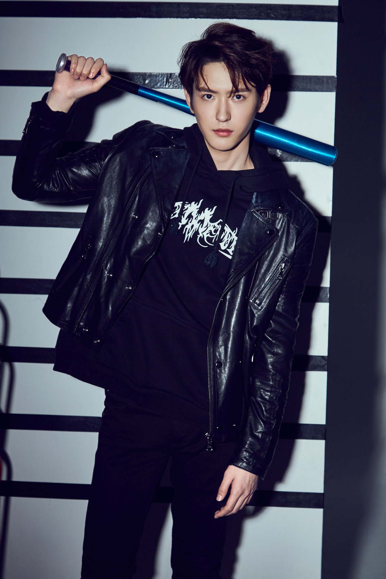 李东阳(young),1999年1月23日出生于山东省威海市,中国内地影视男演员