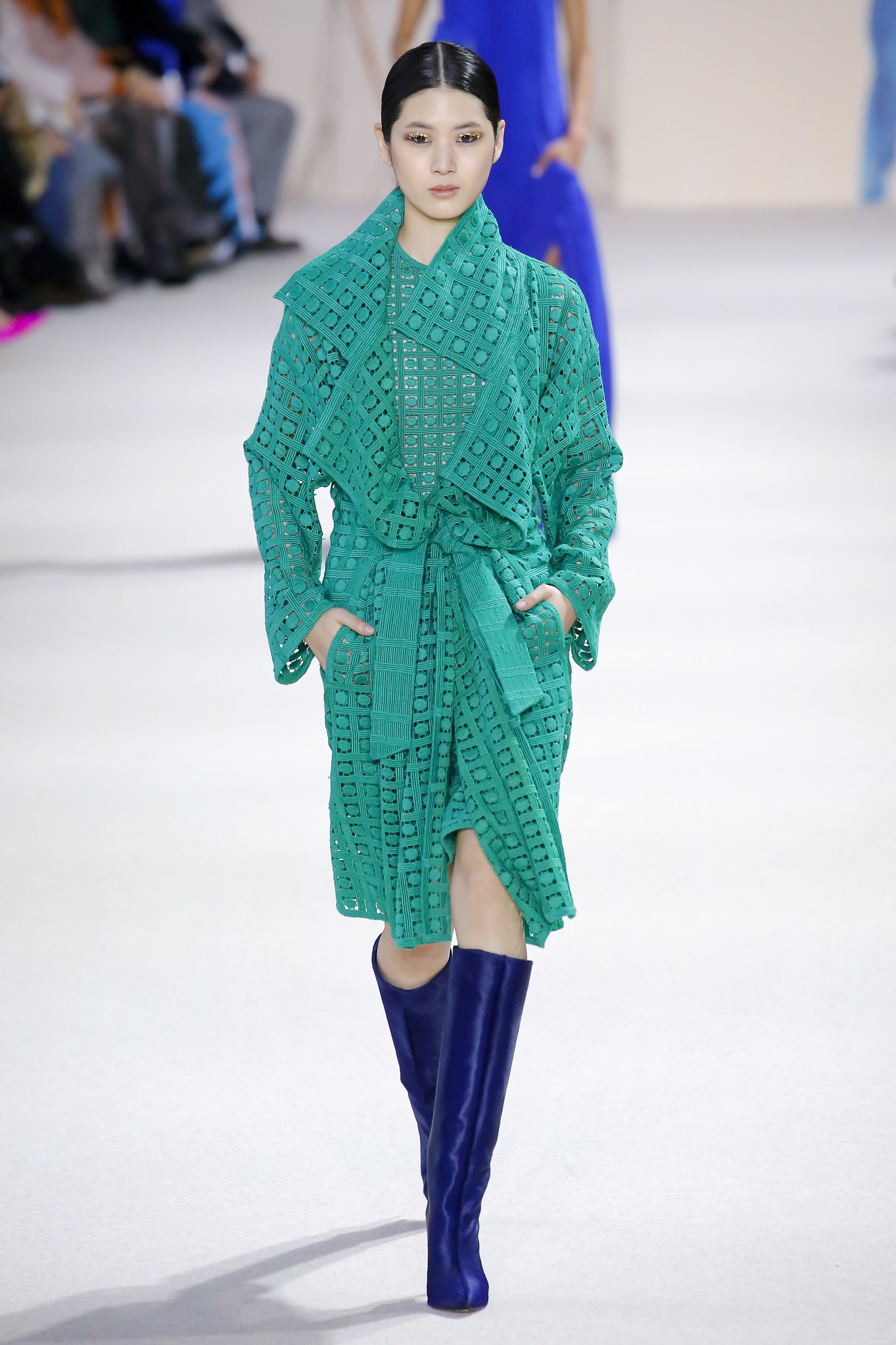 lemmaid="131482">瑞士 /a>一家族企业,是拥有80年制衣经验的服装品牌