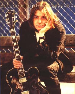  p>山羊皮乐队是一只20世纪90年代颇具影响力的英国乐队,对 a target=