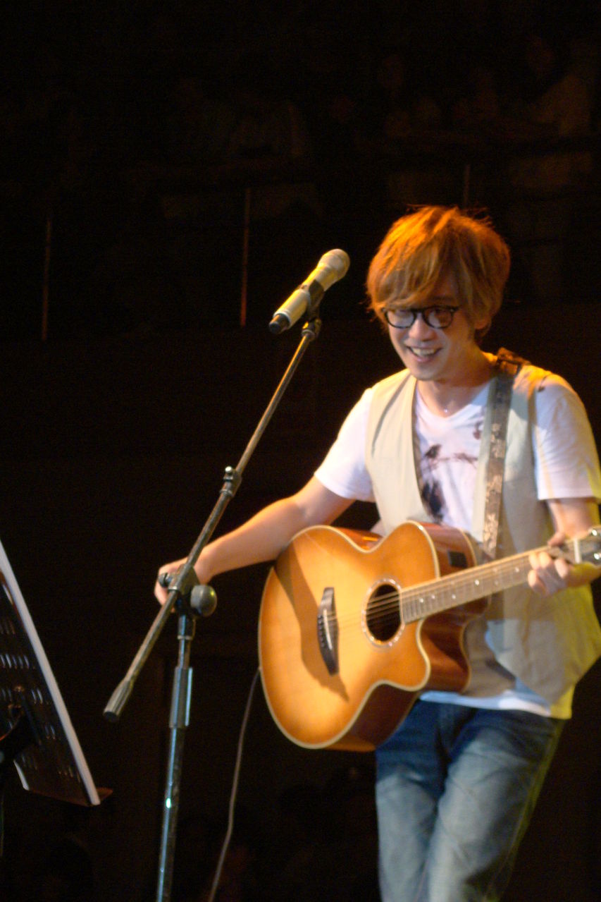  p>周传雄(steve chou),1969年6月7日生于台湾省台中市,祖籍湖北省