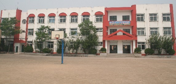  p>南孙庄小学,位于天津市东丽区南孙庄,始建于1949年10月,  学校占地